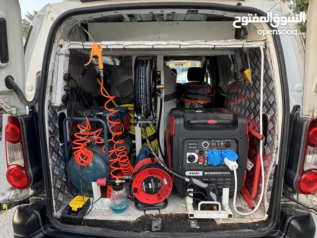 Car wash with the driver that has residence for two years - سيارة غسيل متنقل جاهزة مع سائق ذو خبرة