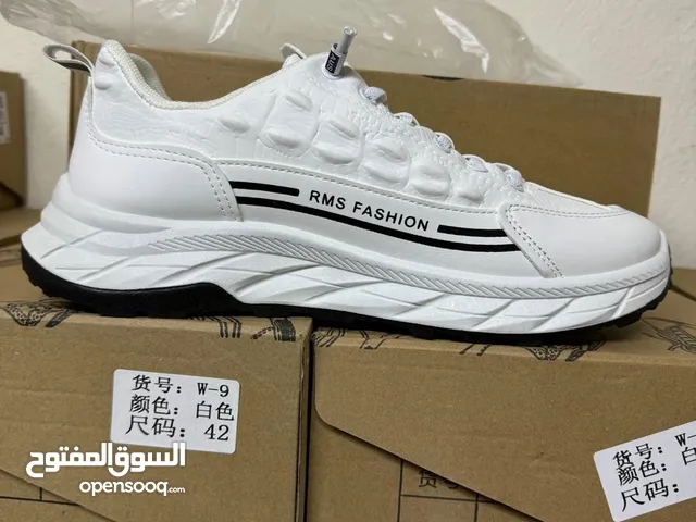43 Sport Shoes in Amman
