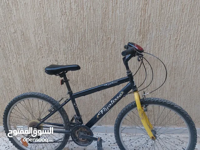 اكس بوكس سيرس سs معاه يدين بها فيفا 25 وبها 4 ألعاب اشتراك قام باس 3شهور 1700