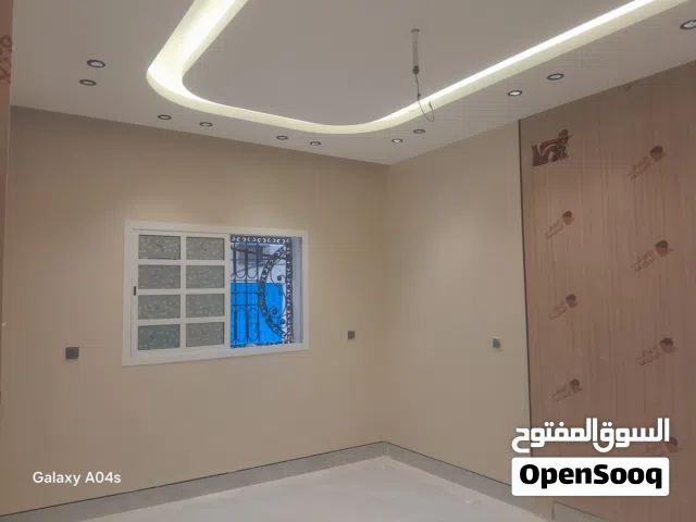 معلم دهانات وتشطيب المنازل المكلاء
