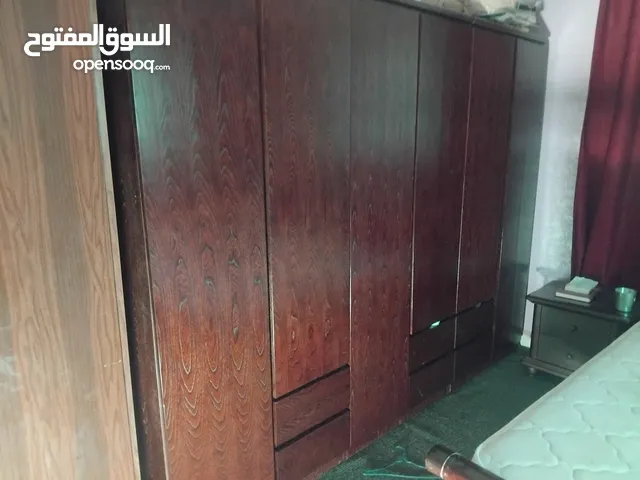 غرفة نوم أمريكي كامله شبه جديد ايضن مع فرشه امريكي