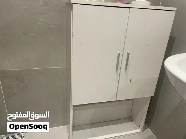 خزانة حمام الماني حالتها ممتازة
