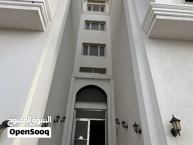 شقة نص تشطيب للبيع خلف صيدلية سيف