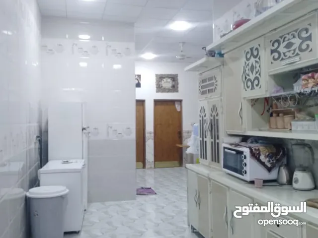 135 m2 2 Bedrooms Townhouse for Sale in Basra Al Amn Al Dakhile