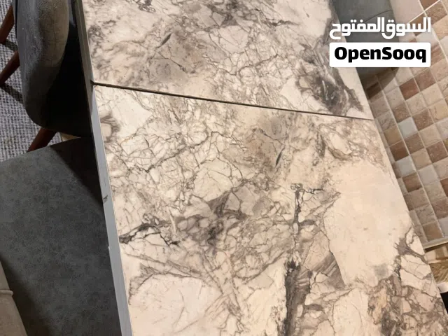 طاوله سفره بتتوسع مع 4 كراسي ..80سم *170سم