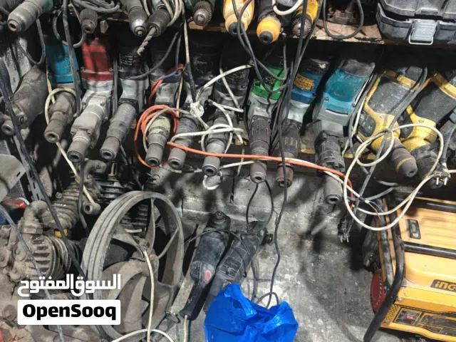 عدد صناعيه بحال ممتازه قريب من جسر ماركه