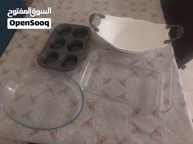 Set of 4 baking and serving dishes! All for 5 omr only!