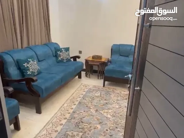 شقة طابق اول للايجار في حي المتنبي
