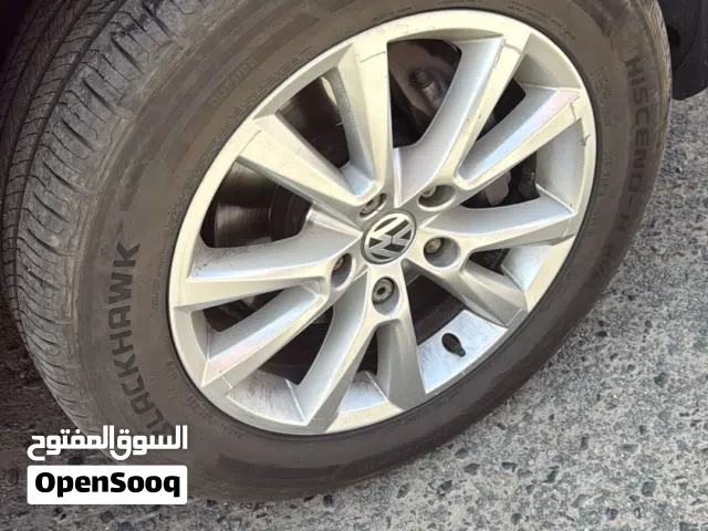2015 فولكسفاغن طوارق Standard