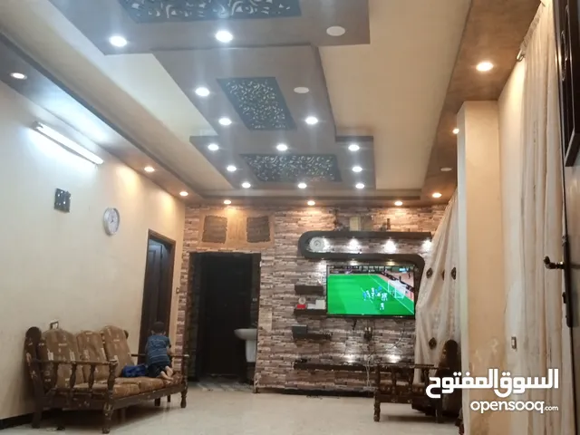 200 m2 More than 6 bedrooms Townhouse for Sale in Zarqa Shomer