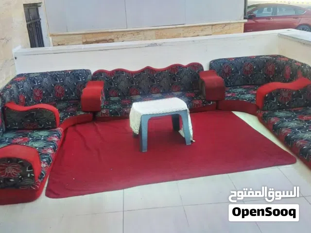 ((جلسة فراش عربي بحالة الوكالة))