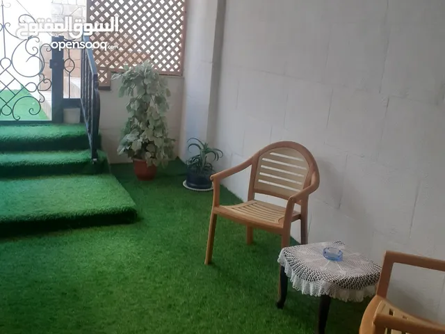شقة طابقية للبيع السلط البحيرة