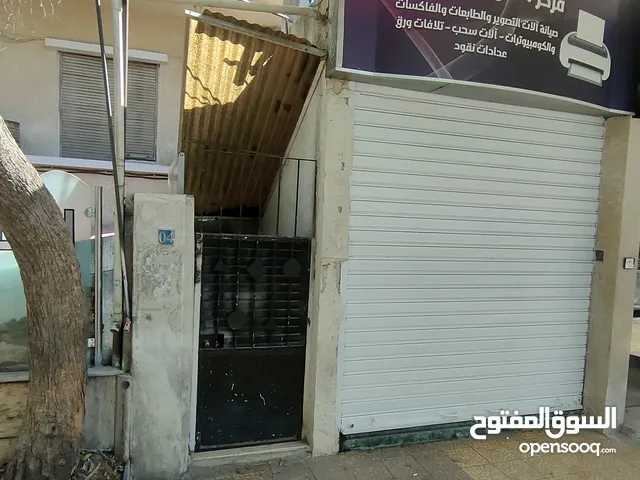 منزل في حي المزرعة مع باب خارجي مستقل