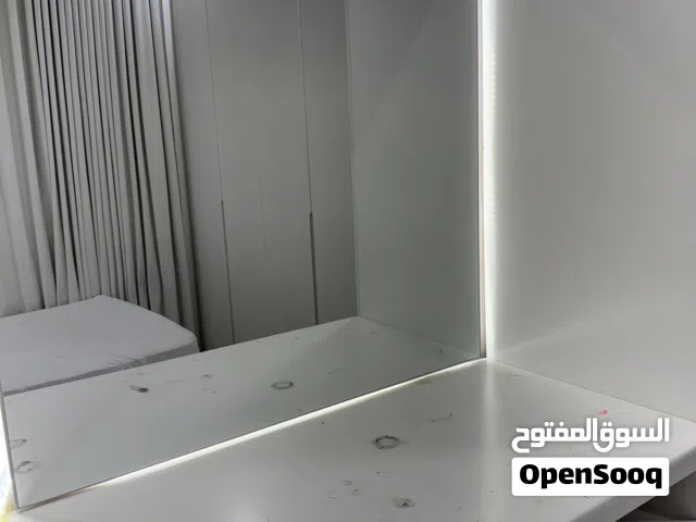 تسريحة مع مراية واضاءة