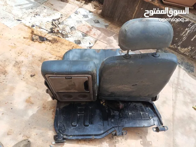 كرسي امامي مستعمل لباص متسوبيشي L300