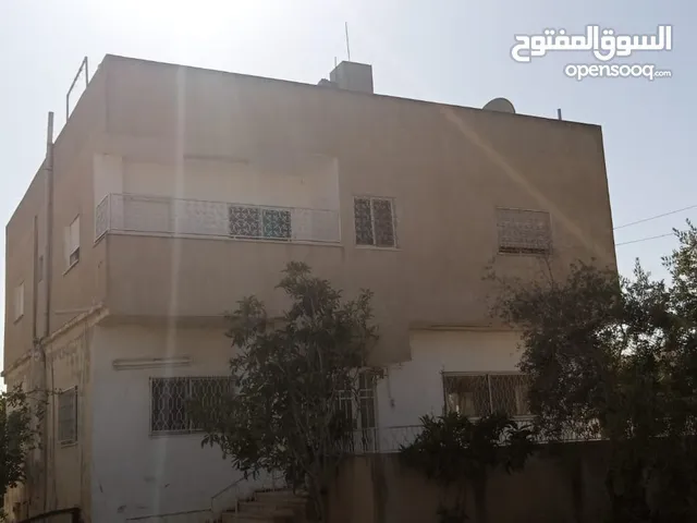 350 m2 4 Bedrooms Townhouse for Rent in Irbid Other