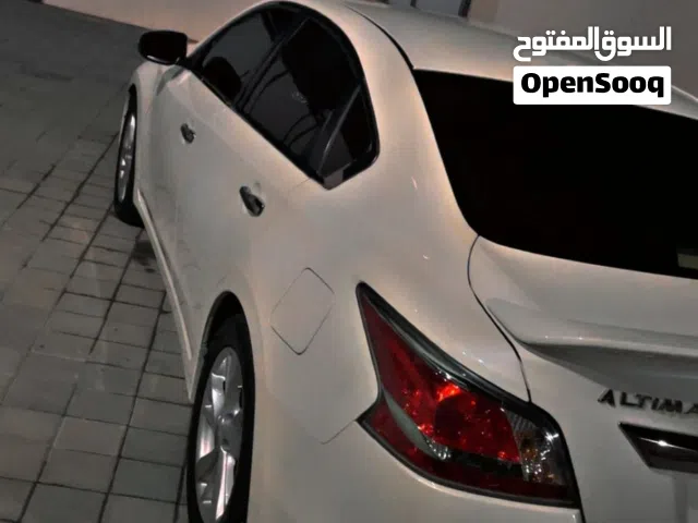 2015 نيسان التيما SL