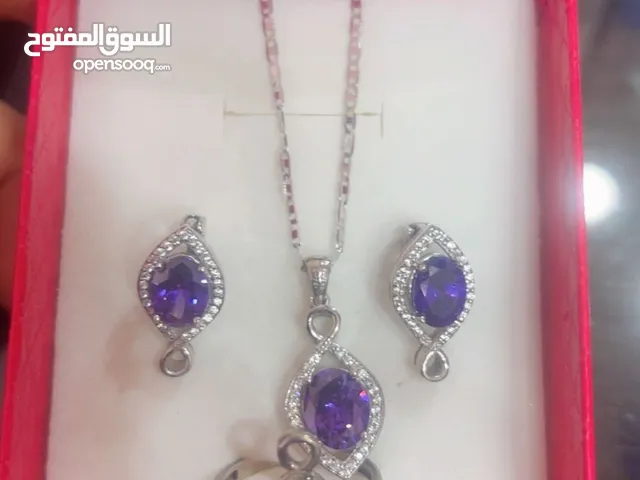 طقم فضة أصلي غير مستعمل يتكون من سنسال وخاتم وحلق الطقم ثقيل ومحجر