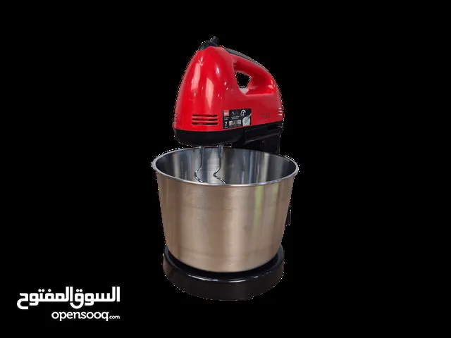 خلاط و عجانة من راف الاستخدامات: خفق البيض والكريمة والعصائر. عجن العجائن الخفيفة مثل عجينة الكيك