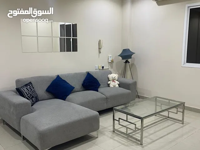 غرفه وصاله بالخوير رواسكو مقابل بنك مسقط 1 bhk flat