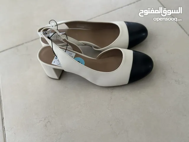 Beige Sandals in Amman