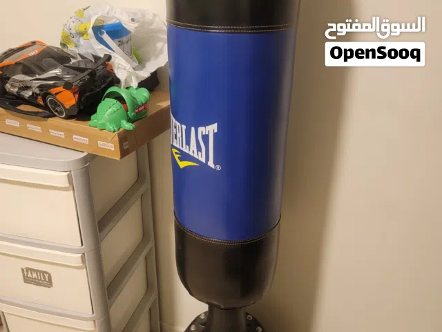 ستاند بوكينج مستعمل نظيف