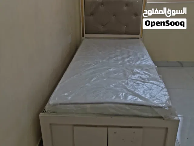 سرير وجلسه للبيع