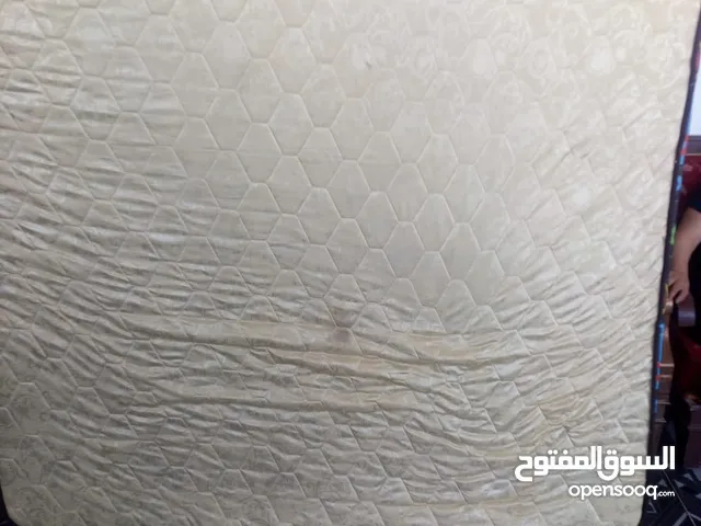 فرشة تخت مزوج طبيه للبيع نضيفه
