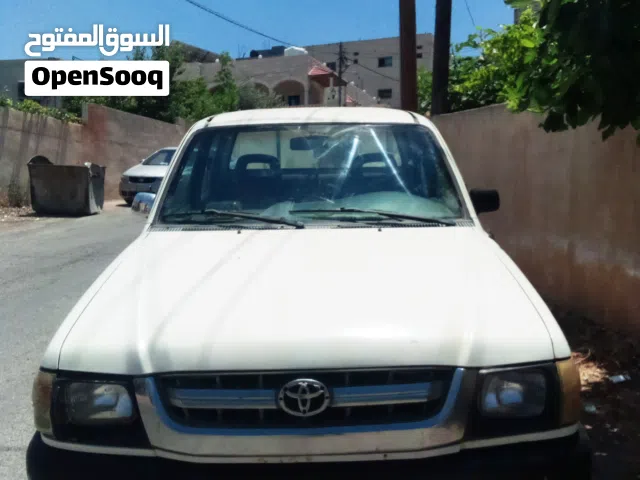 2003 تويوتا هيلوكس Standard