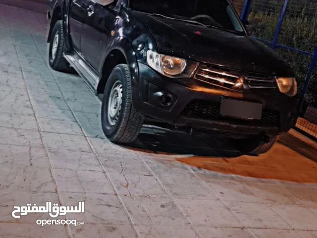 L200 2007  عالي 4x4  منتهي ترخيص سنه  غير قابل للبدل او اقساط