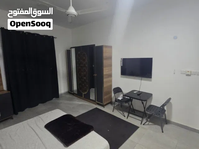 غرفه وحمام وبلكونه  مفروش الخوير بجوار مطعم البغل موقع مميز