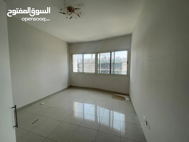 2000ft 3 Bedrooms Apartments for Rent in Sharjah Al Majaz