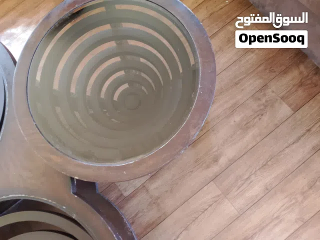 طاولات خشبيه