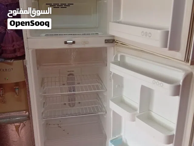 ثلاجه LG نضيفه