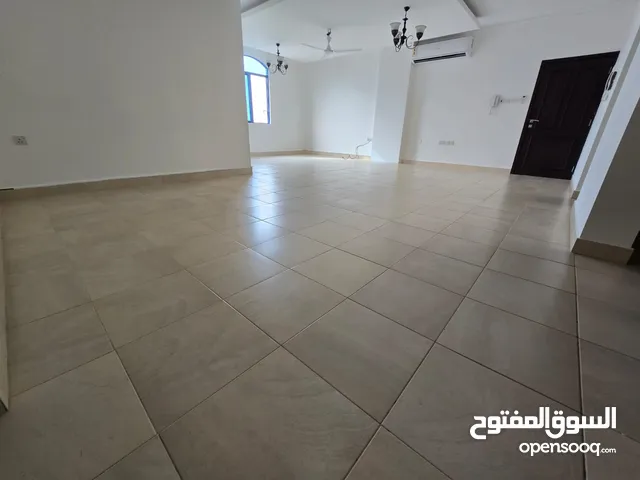 شقه للايجار مع المكيفات في السهله الشماليه