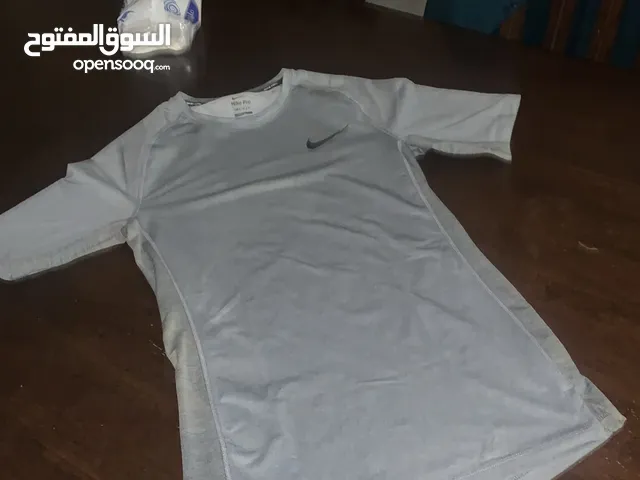 NIKE PRO TSHIRT FOR GYM medium size brand new never used in a hurry
