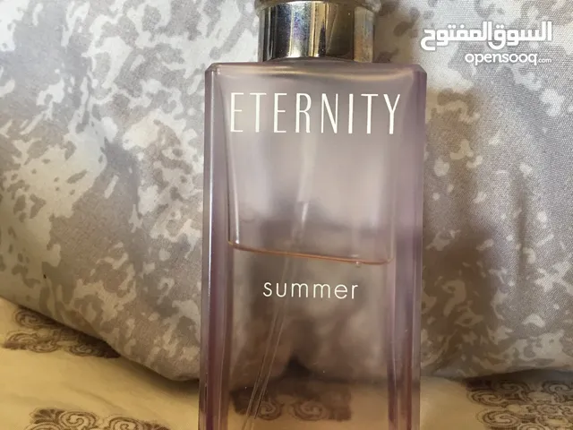 عطر Calvin Klein سعره 65 فارغ منه اقل من النص للبيع بسعر 20 دينار