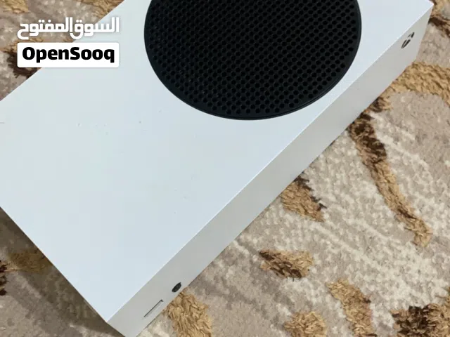 اكس بوكس سيريس اس مع زوز قبضات الباكو موجود مش مستخدم هلبا