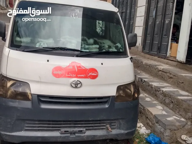 باص تويوتا