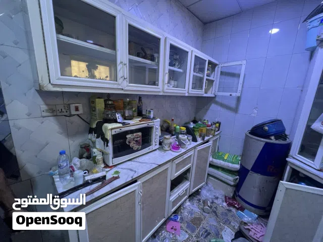 كاونتر اربع قطع نظيف %90/100  مكيف جبسون شغال وما ناقصة اي شي معرض تلفزيون خشب نظيف للبيع كلهن
