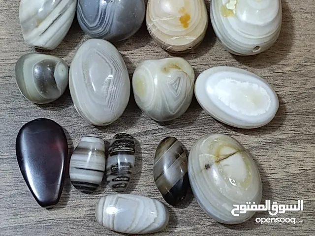 السلام عليكم مجموعة احجار للبيع العدد 14