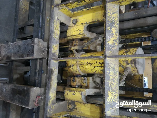 رافعة شوكية كوماتسو Komatsu FD45H ديزل حمولة 4.5 طن بحالة ممتازة