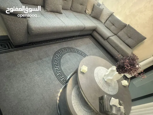 كنبايات مستعملة استعمال بسيط أقل من سنة – بحالة جيدة جدا