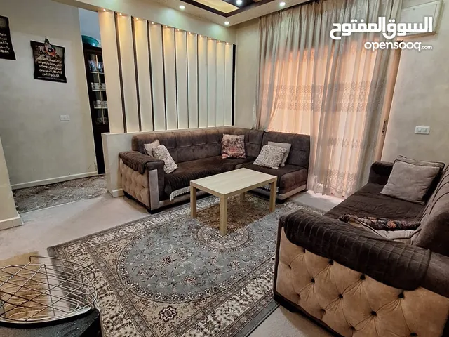 طقم كورنر بحالة جيده للبيع وبسعر مغري