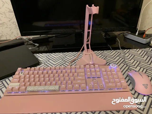 Fantech Pink Keyboard, Mouse and Headset Stand