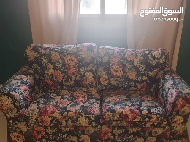 طقم جلوس ايكيا 7 مقاعد.