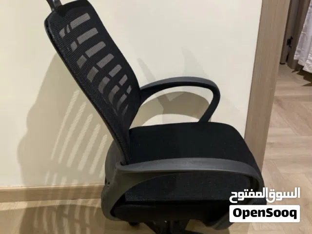 كرسي مكتب جديد