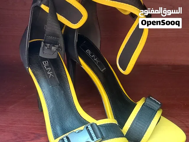 Women's sandals for sale in Abu Dhabi