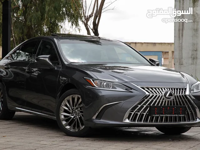 New Lexus ES in Amman