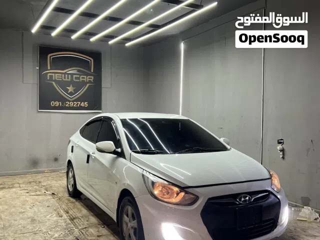 2012 Hyundai Accent Standard